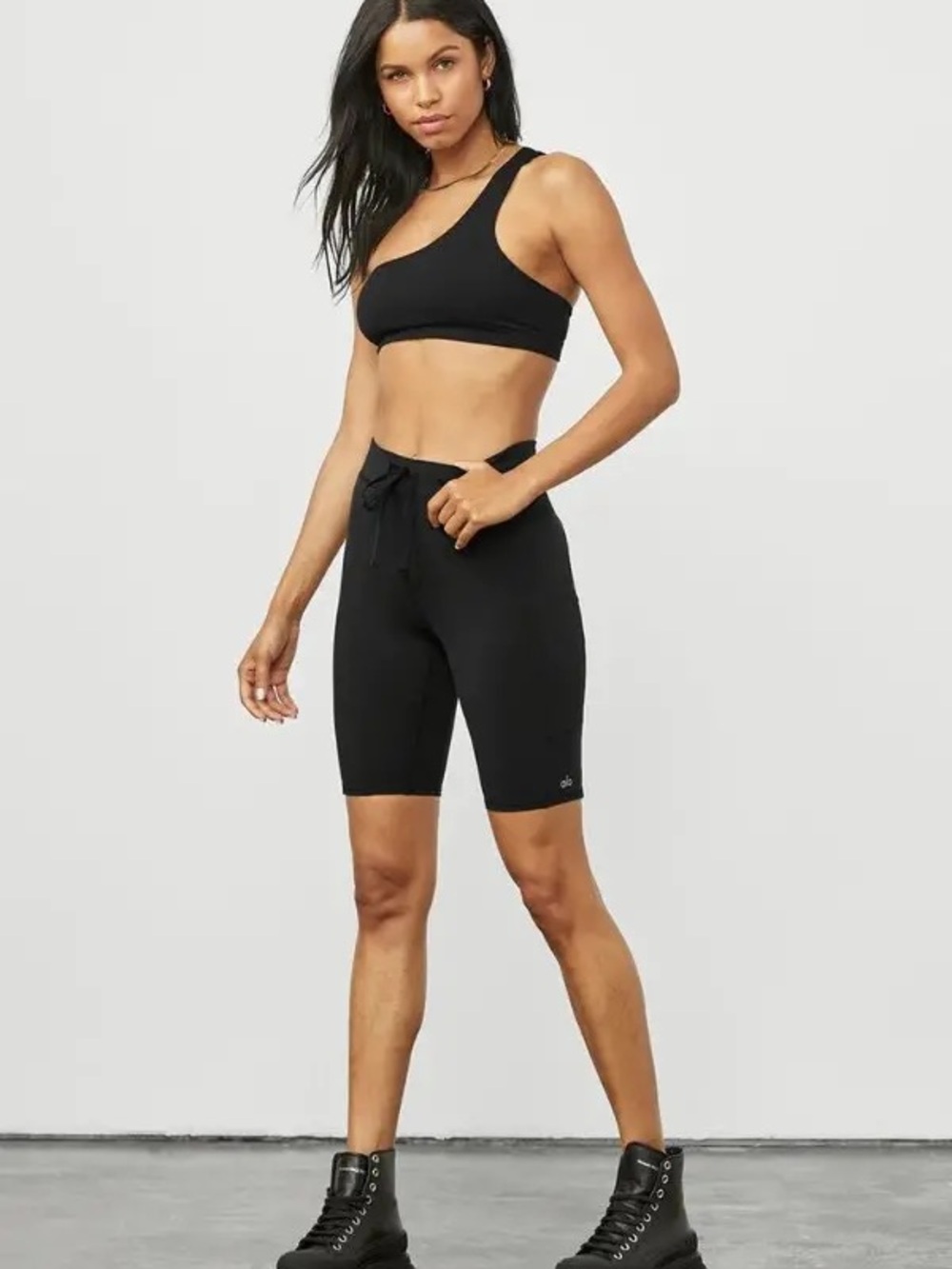 Alo Yoga 9" High-Waist Checkpoint Biker Short size small